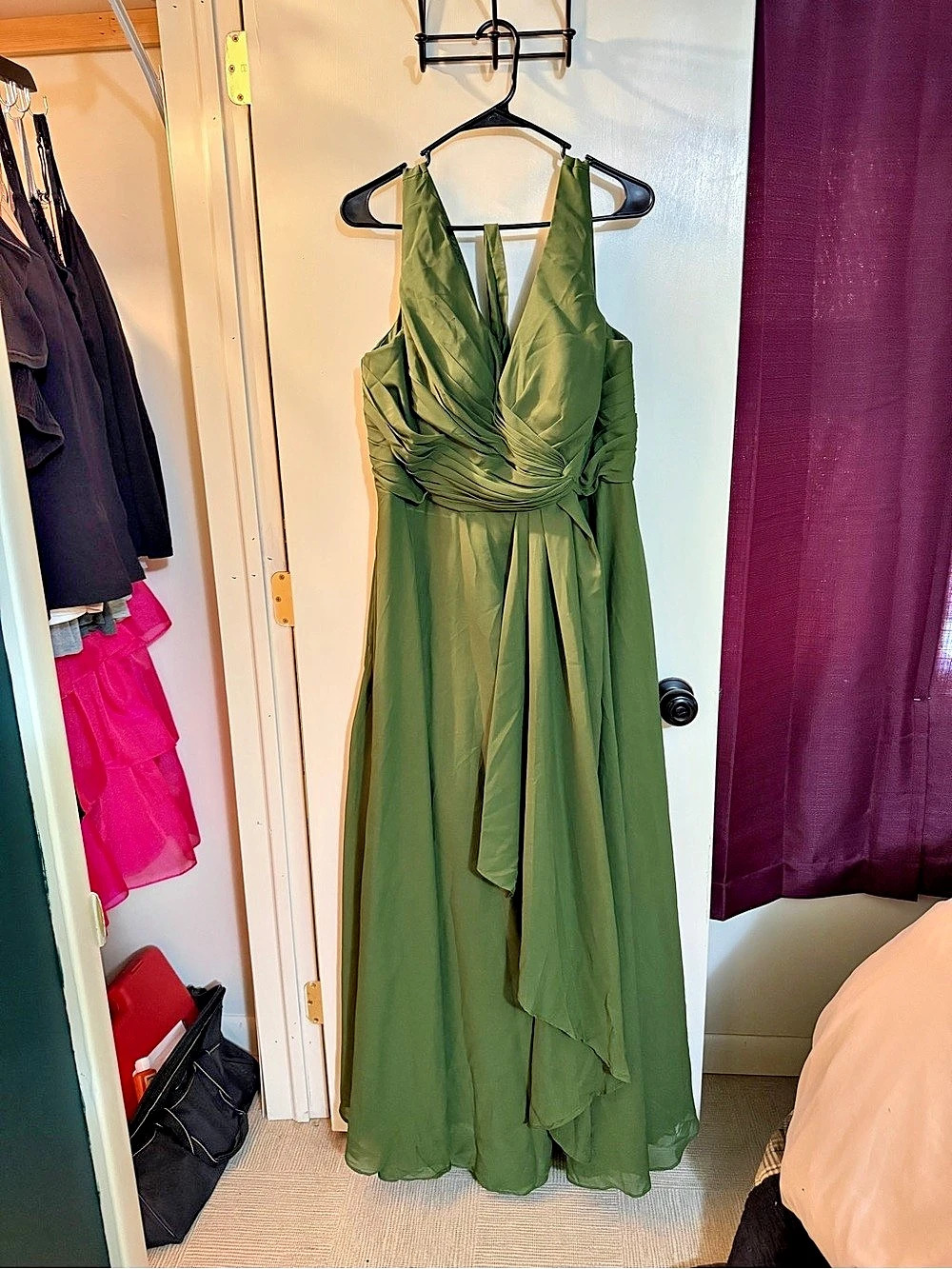 Trifetcrow Chiffon Bridesmaid Dresses with Pockets Pleated Ruffle Sleeveless A